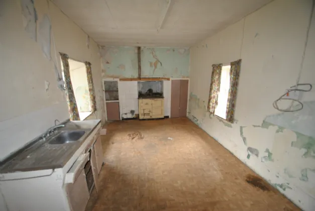 Photo of Main St, Shinrone, Birr, Co. Offaly, R42 N5F2