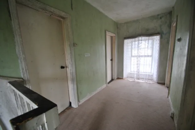 Photo of Main St, Shinrone, Birr, Co. Offaly, R42 N5F2