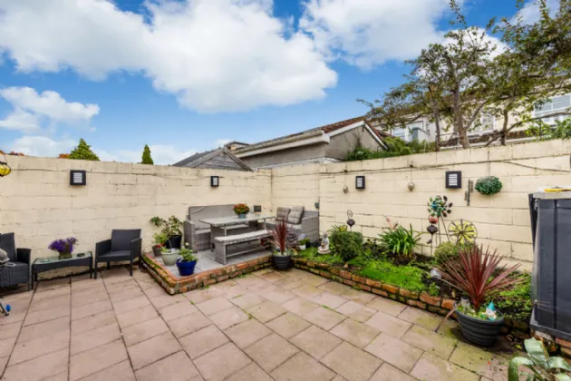 Photo of 13 Oak Green, Royal Oak, Santry, Dublin 9, D09 H9E4