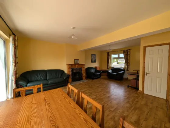 Photo of 2 Chapel Row, Swinford, Co Mayo, F12HR26