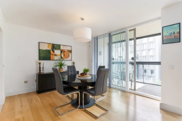 Photo of 18 The Bay, Elmpark, Merrion Road, Dublin 4, D04 XK66