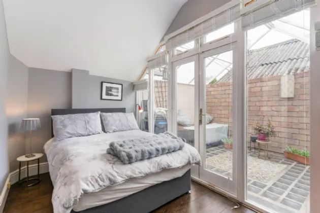 Photo of 2 Eastmoreland Lane, Dublin 4, D04 K0W2