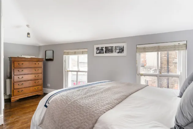 Photo of 2 Eastmoreland Lane, Dublin 4, D04 K0W2