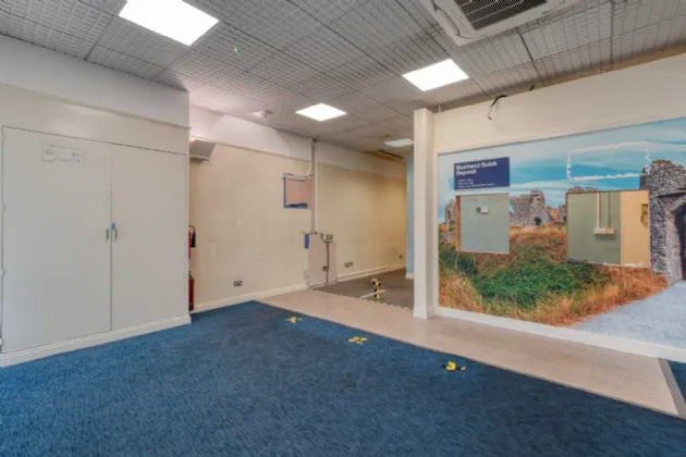 Photo of Ulster Bank, James Fintan Lawlor Avenue,, Portlaoise,, Co.Laois, R32 FX25