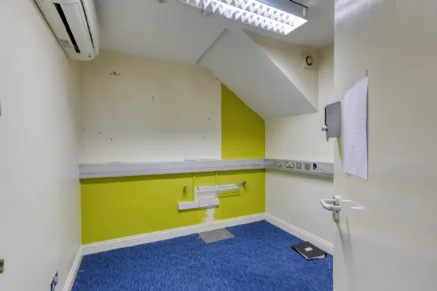 Photo of Ulster Bank, James Fintan Lawlor Avenue,, Portlaoise,, Co.Laois, R32 FX25