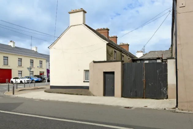 Photo of McGettricks, O'Connell Street, Ballymote, Co. Sligo, F56TX29