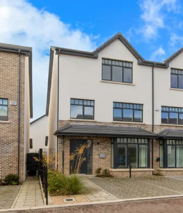 Photo of 4 Woodward Copse, Glencairn Gate, Leopardstown, Dublin 18, D18 H2PP