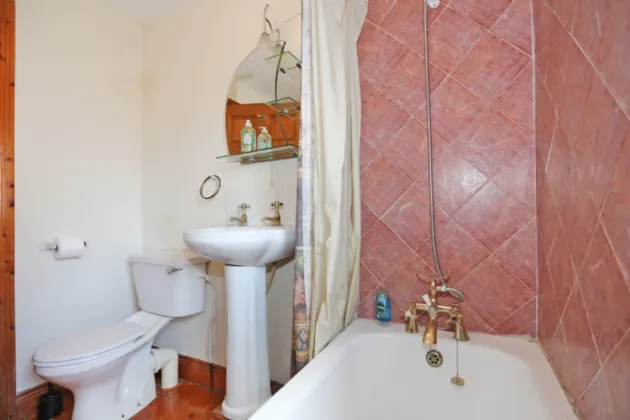 Photo of 30 Greenpark Close, South Circular Road, Limerick, V94 XEP4