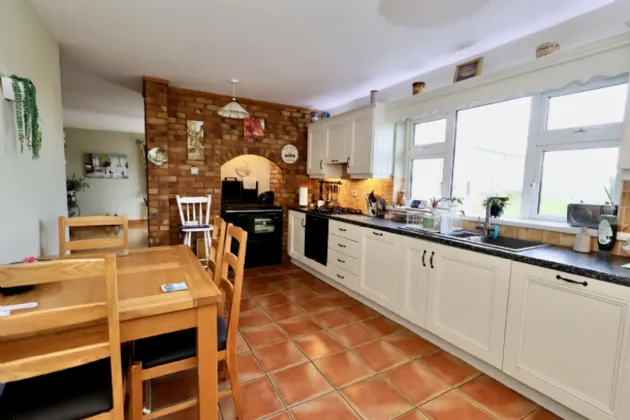 Photo of The Pigeons, Athlone, Co. Westmeath, N37 A627