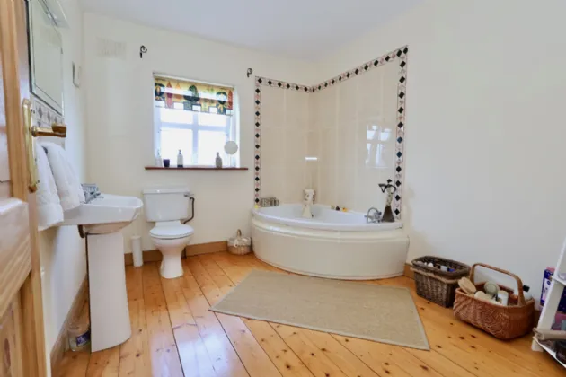 Photo of The Pigeons, Athlone, Co. Westmeath, N37 A627