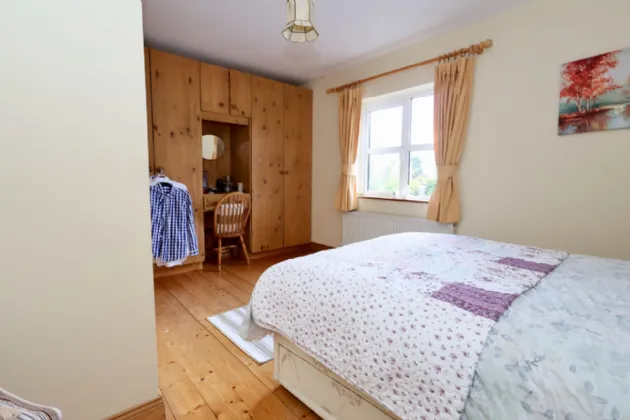 Photo of The Pigeons, Athlone, Co. Westmeath, N37 A627