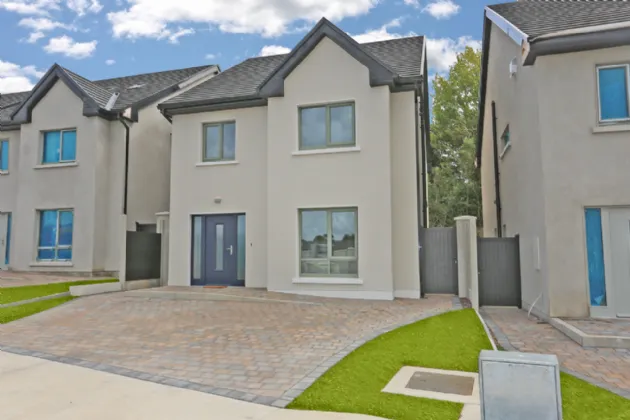Photo of 2 Barnakyle Gardens, Patrickswell, Limerick, V9400N2