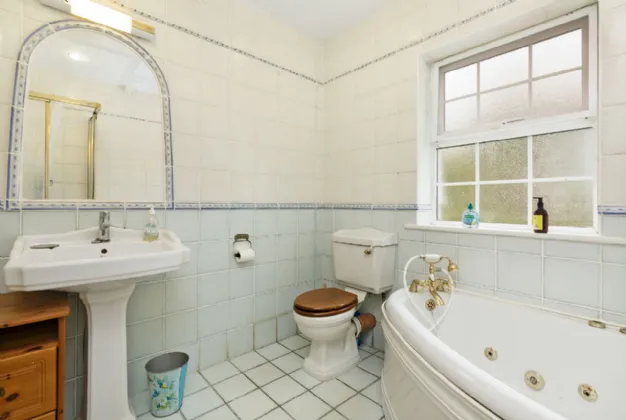 Photo of Ballinaraw House, Ballynaraw South, Bunnanaddan, Co. Sligo, F56FK00