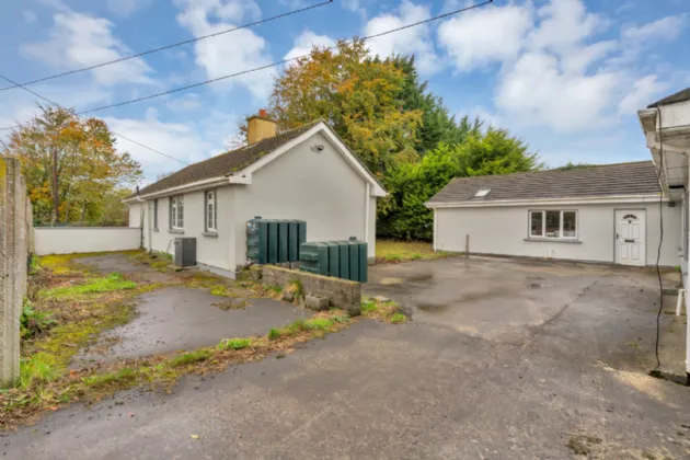 Photo of Whitesland, Residence & 2 no. Apartment Units, Rathbride Road, Kildare Town, Co. Kildare, R51 PX53