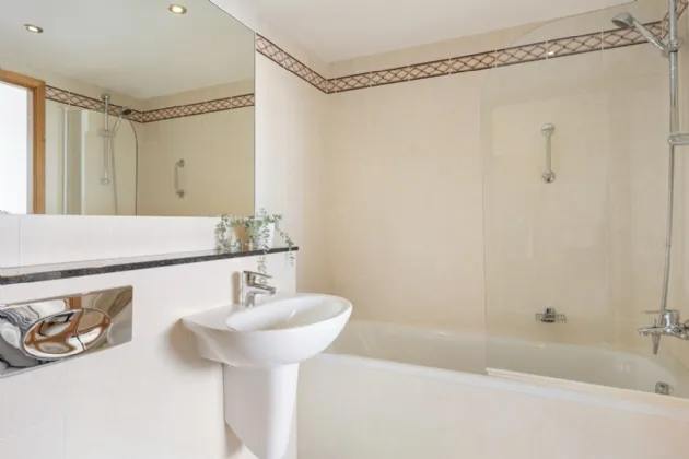 Photo of 178 The Links, Elmpark Green, Merrion Road, Dublin 4, D04 V329