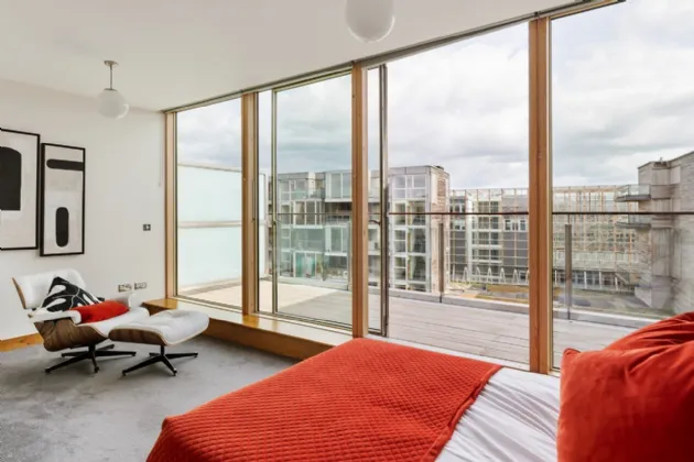 Photo of 225 The Links, Elmpark Green, Merrion, Dublin 4, D04 XN90