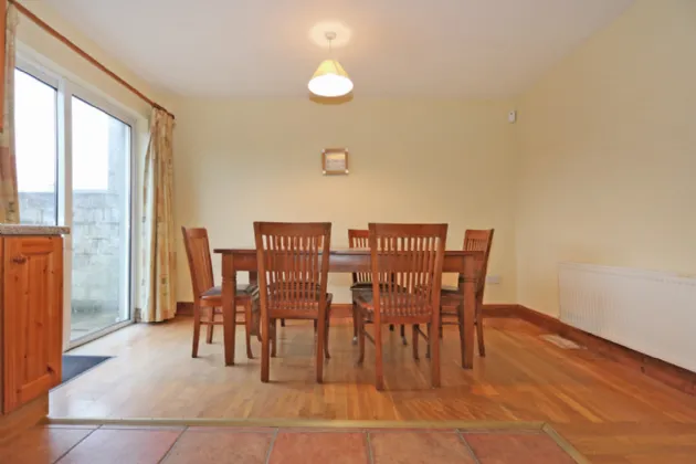 Photo of 31 Woodview Heights, Sixmilebridge, Co. Clare, V95H6K1