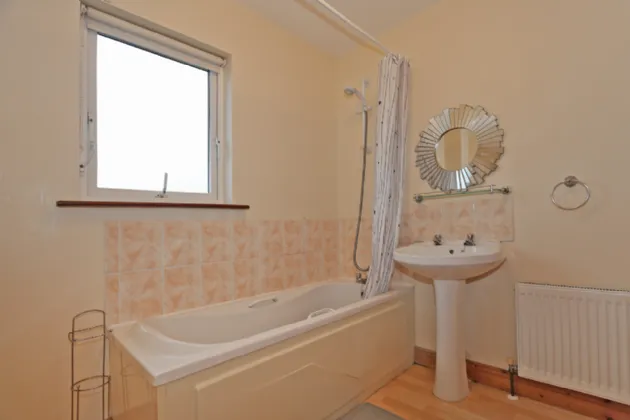 Photo of 27 Dun Aras, Shannon, Clare, V14DF22