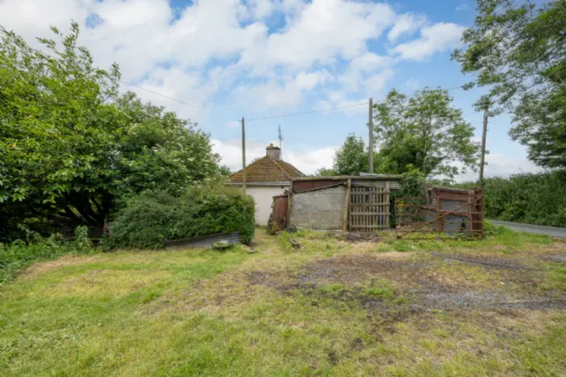 Photo of Chimney Pot, Ballinasillogue, Ballycanew, Gorey, Co. Wexford, Y25RP02