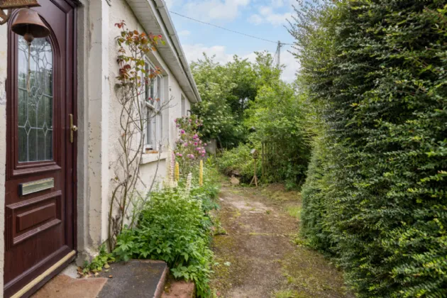 Photo of Chimney Pot, Ballinasillogue, Ballycanew, Gorey, Co. Wexford, Y25RP02