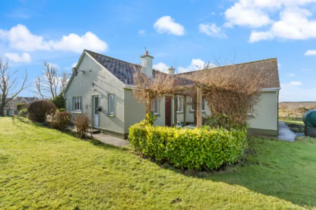 Photo of The Three Jays, Sonnagh, Charlestown, Co. Mayo, F12C970