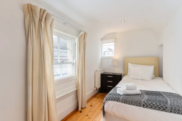 Photo of 18 Albert Place East,, Grand Canal Street, Dublin 2, D02 AH61