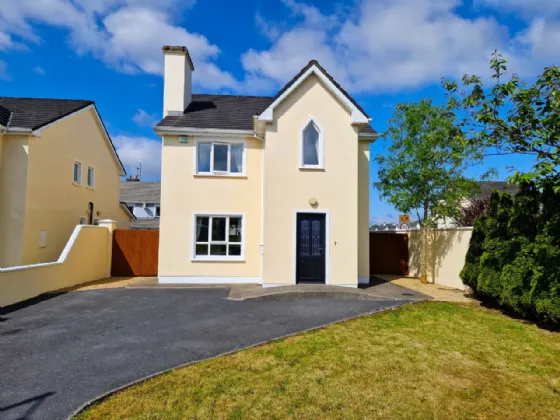 Photo of 7 Knoxville Manor, Charlestown, Co Mayo, F12T651