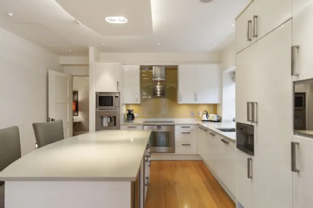 Photo of Apt 4, Simmonscourt Castle, Simmonscourt Road, Ballsbridge, Dublin 4, D04 H2W8