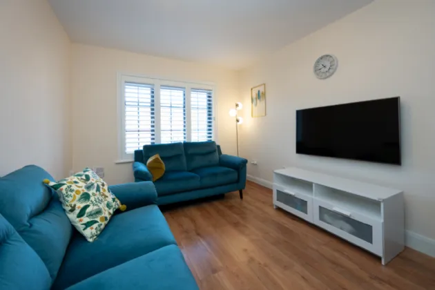 Photo of 15 The Ferns, Classes Lake, Ovens, P31PF76