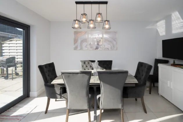 Photo of 15 The Ferns, Classes Lake, Ovens, P31PF76