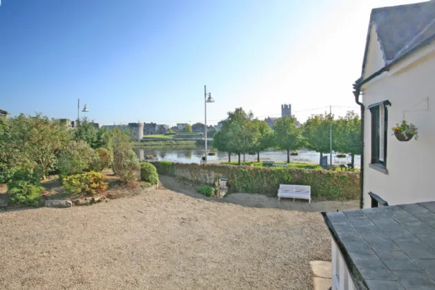 Photo of Jackson's Turret, Clancy Strand, Limerick