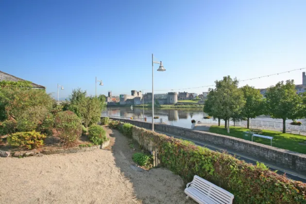 Photo of Jackson's Turret, Clancy Strand, Limerick