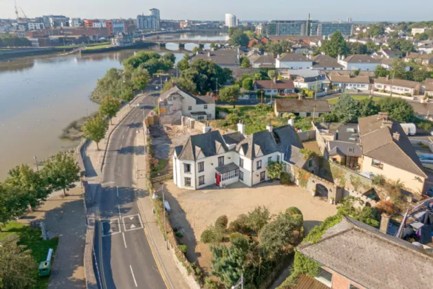 Photo of Jackson's Turret, Clancy Strand, Limerick