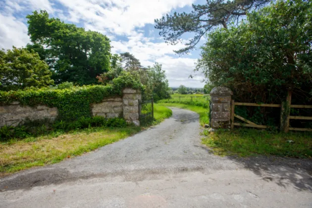 Photo of Arabella House, Arabella, Ballymacelligott, Co. Kerry, V92 N4F8