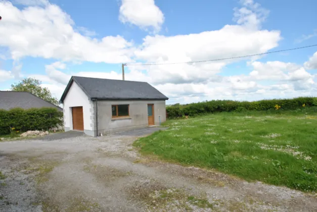 Photo of Newtown Guest, Cloughjordan, Co Tipperary, E53 NR28