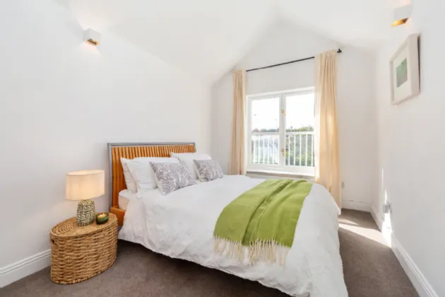 Photo of 35 Booterstown Avenue, Booterstown, Co. Dublin, A94 X2P9