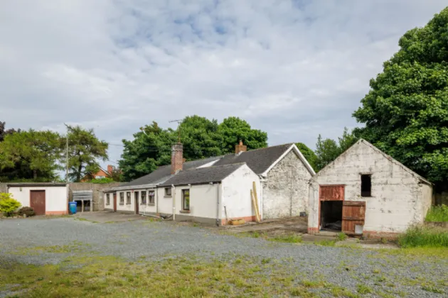 Photo of House, Yard & Outbuildings, The Commons, Dromiskin, Co. Louth, A91 XKD4