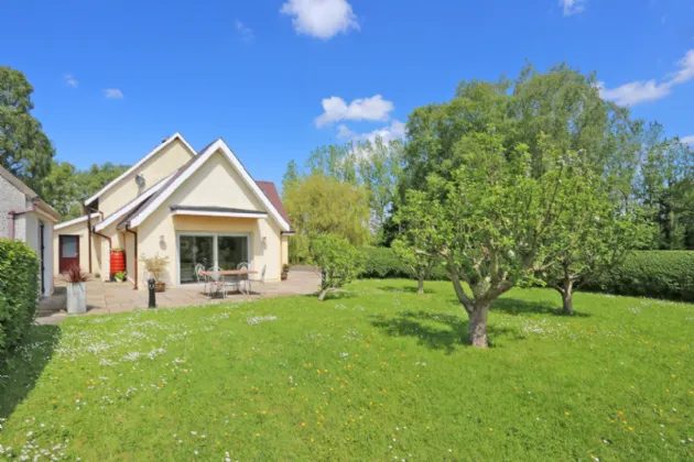 Photo of Faheen Cottage, Knockanes, Patrickswell, Co Limerick, V94X264