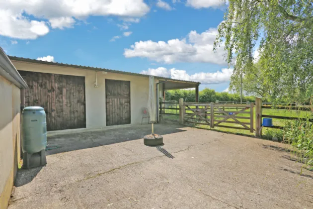 Photo of Faheen Cottage, Knockanes, Patrickswell, Co Limerick, V94X264