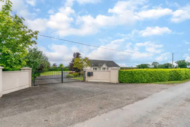 Photo of Lowtown Lane, Cloney, Athy, Co. Kildare, R14 V085