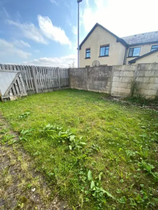 Photo of 35 Greenfields, Lanesboro Road, Roscommon, Co. Roscommon, F42P026