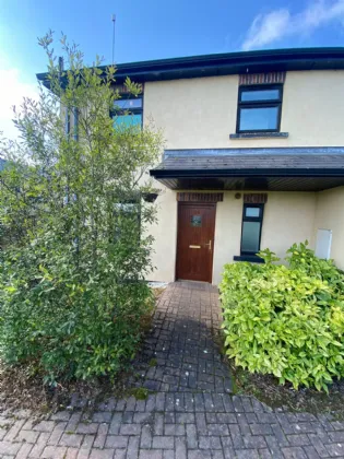 Photo of 35 Greenfields, Lanesboro Road, Roscommon, Co. Roscommon, F42P026