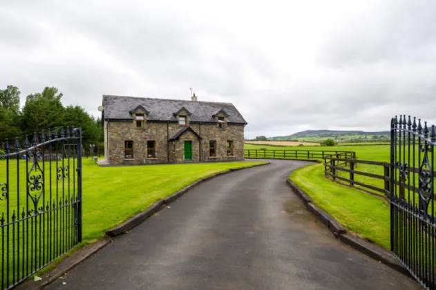 Photo of Stonebridge Farmhouse, Ahacross, Kildorrery, Co. Cork, P67R963