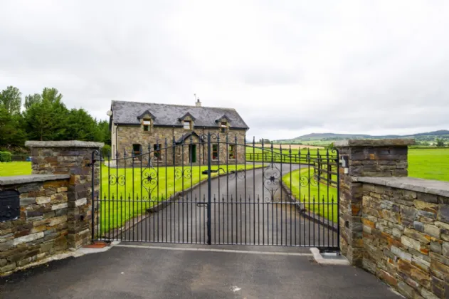 Photo of Stonebridge Farmhouse, Ahacross, Kildorrery, Co. Cork, P67R963