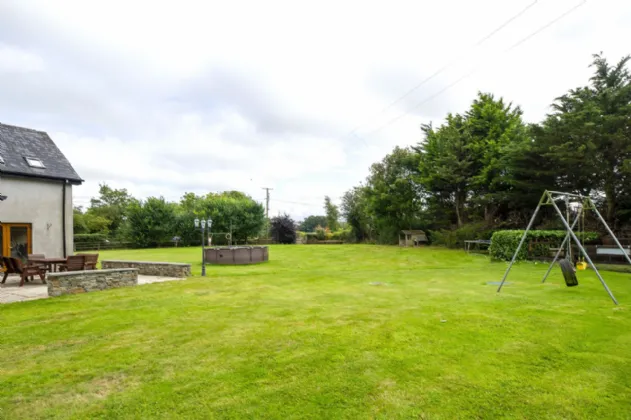 Photo of Stonebridge Farmhouse, Ahacross, Kildorrery, Co. Cork, P67R963