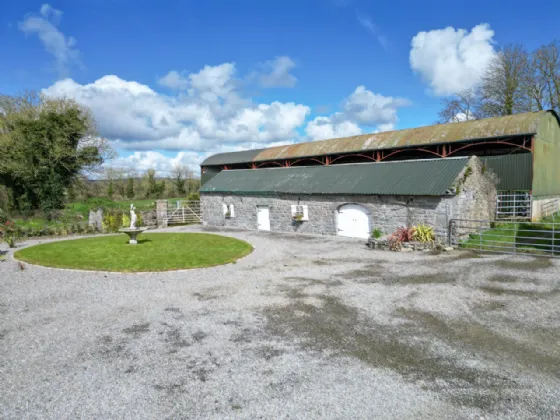 Photo of King's River Lodge On 6.5 Acres, Modeshill, Mullinahone, Co. Tipperary, E41 K582