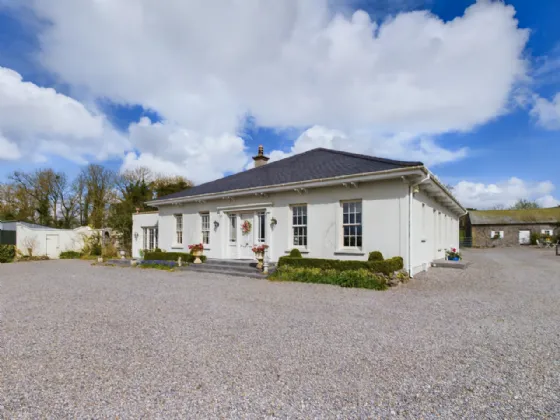 Photo of King's River Lodge On 6.5 Acres, Modeshill, Mullinahone, Co. Tipperary, E41 K582