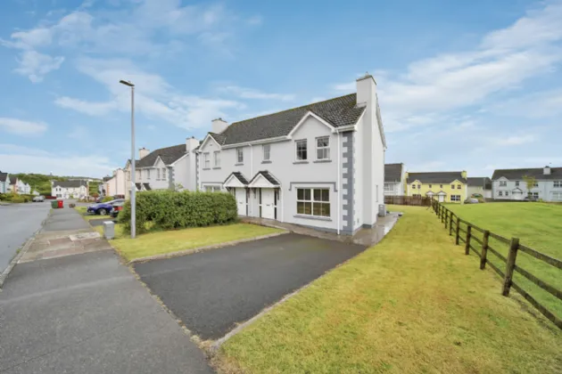 Photo of 32 Gleann Tain Manor, Letterkenny, Co. Donegal, F92HW6E