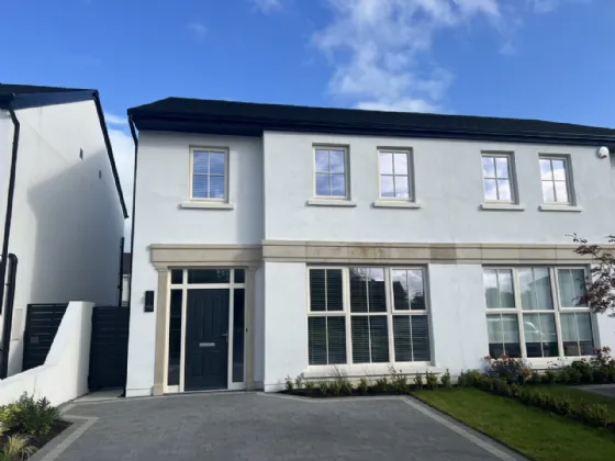 Photo of 112 Carrabeag, Newport Road, Castlebar, Co. Mayo, F23 C580