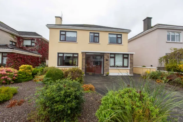 Photo of 19 Racecourse Lawn, Tralee, Co. Kerry, V92 W2DE